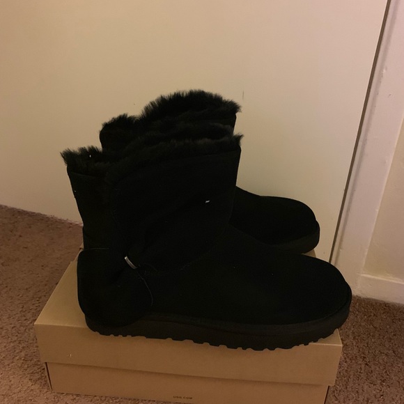 NIB UGG Mini Classic Twist Boots / Women size 7 - Picture 4 of 6
